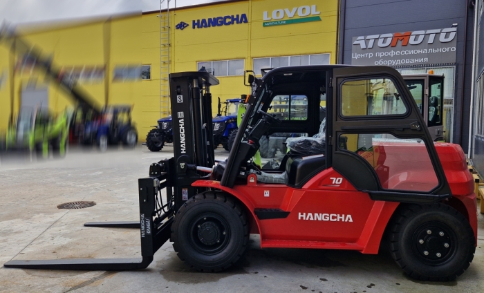 Погрузчик дизельный с вилами HC CPCD70-XRW14-X (7т)